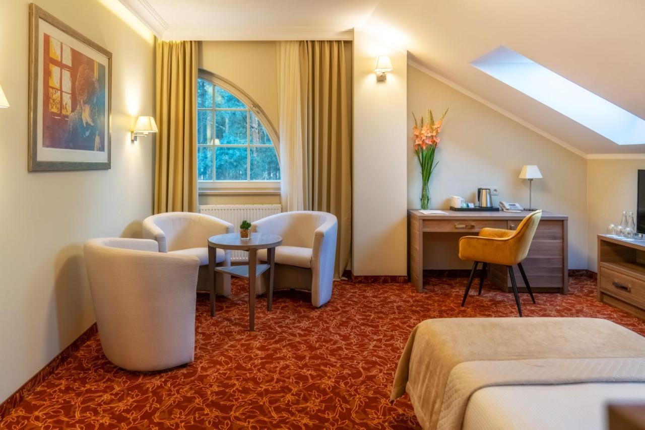 Korona Hotel Ostroleka  Ngoại thất bức ảnh