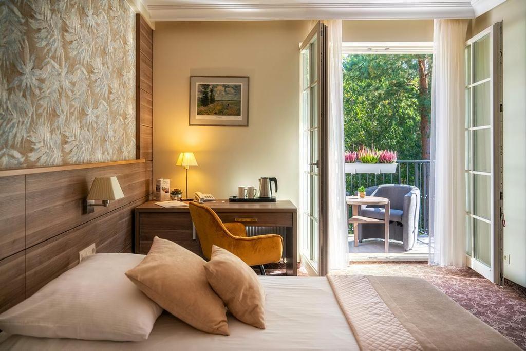 Korona Hotel Ostroleka  Ngoại thất bức ảnh
